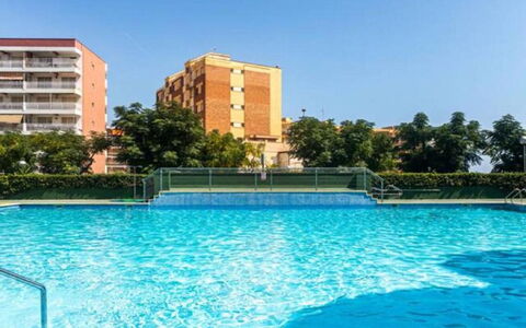 La Pineda 158: Water, Sky, Plant, Building, Swimming Pool, Tree, Azure, Blue, House, Leisure