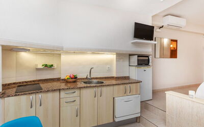 Accommodation:&nbsp;Promar 158.2