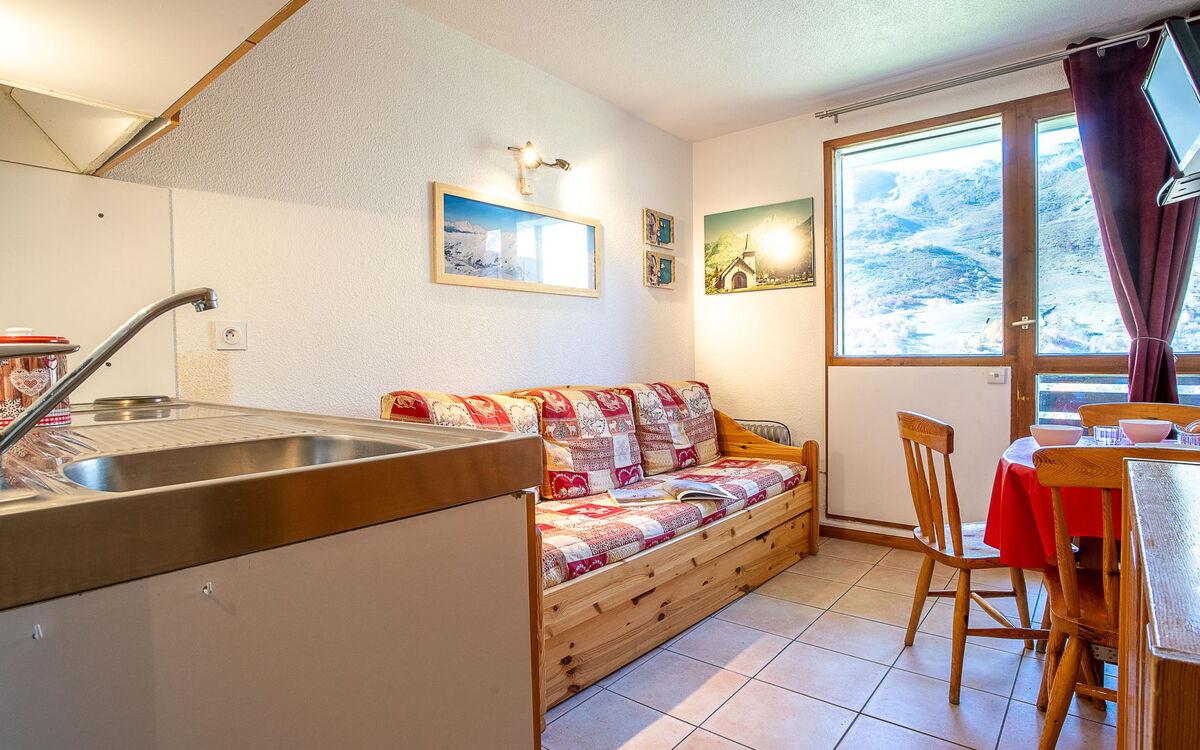 Accommodation:&nbsp;Sarvan 208 300.1