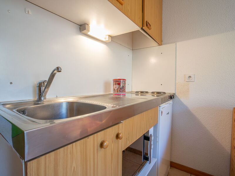 Accommodation:&nbsp;Sarvan 208 300.1