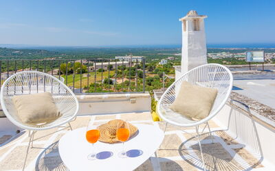 Romeo e Giulietta - Terrazza Vista Mare: Sky, Table, Furniture, Tableware, Product, Chair, Azure, Outdoor Furniture, Interior Design, Building