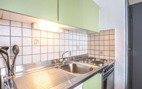 Les Menuires 640: Tap, Kitchen Sink, Sink, Plumbing Fixture, Property, Countertop, Cabinetry, Kitchen, Kitchen Stove, Kitchen Appliance