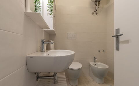 Conero Suite: Tap, Plumbing Fixture, Sink, Property, Bathroom Sink, White, Bathroom, Mirror, Purple, Black