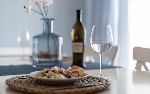 Conero Suite: Food, Tableware, Table, Furniture, Dishware, Bottle, Drinkware, Wine, Ingredient