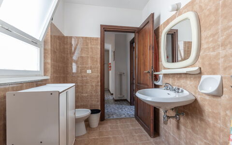 Villa Il Pesco: Mirror, Brown, Tap, Sink, Bathroom Sink, Property, Plumbing Fixture, Building, Bathroom, Wood