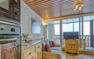 Accommodation:&nbsp;Serac R2 140.10