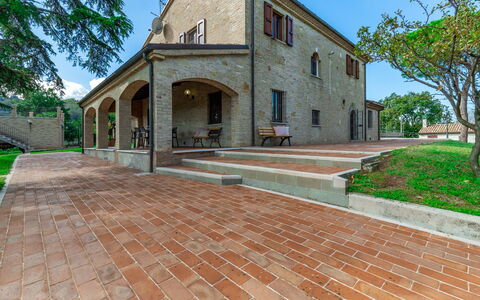 Villa Vagnini: Plant, Sky, Property, Tree, Road Surface, Brickwork, Brick, Wall, Residential Area, Real Estate