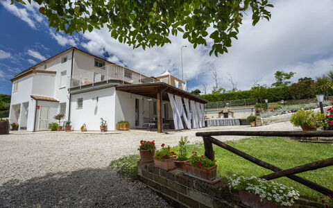 La Casa Di Campagna: Estate, Yard, Chair, Balcony, Porch, Villa, Flowerpot, Patio, Outdoor Structure, Deck