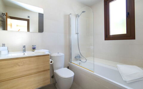 Mirador de les Bassetes: Mirror, Tap, Plumbing Fixture, Property, Sink, Bathroom Sink, Bathroom Cabinet, Shower Head, Bathroom
