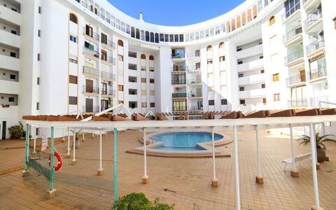 Calpe Calp 822: Building, Property, Daytime, Window, Sky, Urban Design, Condominium, Interior Design, Tower Block, Neighbourhood