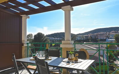 Accommodation:&nbsp;Le Belvédère (R8 327) 300.31