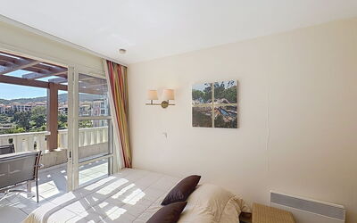 Accommodation:&nbsp;Le Belvédère (R4 317) 300.19