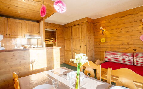 Val Thorens 200: Furniture, Table, Property, Tableware, Flower, Plant, Decoration, Cabinetry, Interior Design, Lighting