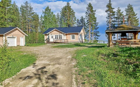 Villa Niemi: Rural Area, Hill Station, Village, Mountain Range, Valley, Mountain Village, Alps, Eco Hotel, Balcony, Hotel