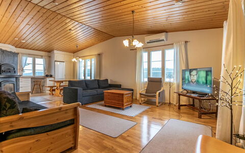 Villa Niemi: Rural Area, Hill Station, Village, Mountain Range, Valley, Mountain Village, Alps, Eco Hotel, Balcony, Hotel