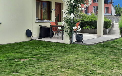Lakeview la Marea: Plant, Building, Window, House, Land Lot, Tree, Grass, Flower, Urban Design, Landscape