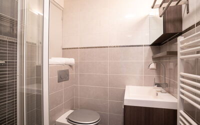 Accommodation:&nbsp;Lac Blanc 704 300.3