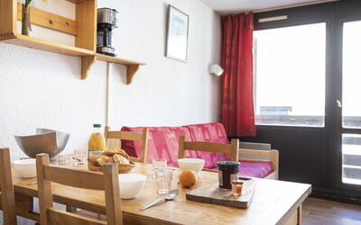 Accommodation:&nbsp;Lauzières 616 350.9