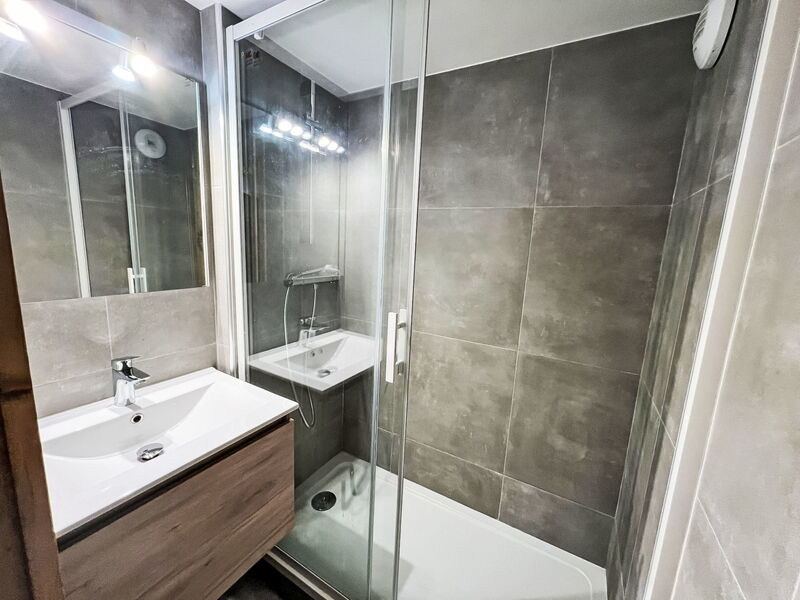 Accommodation:&nbsp;Lauzières 616 350.9