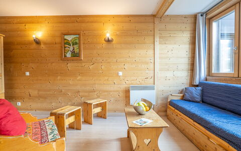 Val Thorens 550: Building, Property, Furniture, Table, Window, Wood, House, Comfort, Interior Design, Living Room