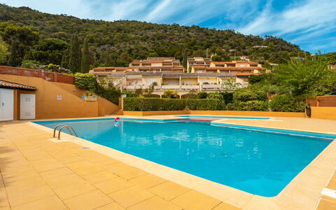 Le Lavandou 136: Water, Cloud, Sky, Plant, Building, Swimming Pool, Chair, Azure, Nature, Tree