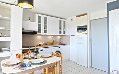 Accommodation:&nbsp;Le Hameau (L2 202) 700.20
