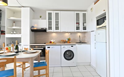 Accommodation:&nbsp;Le Hameau (L2 202) 700.20
