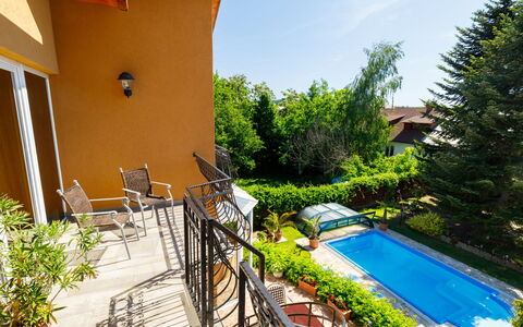 Szabo: Water, Plant, Building, Daytime, Property, Sky, Swimming Pool, Azure, Tree, Body Of Water