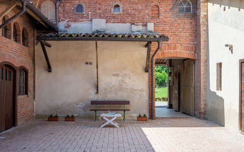 Mondovì 610: Sky, Table, Furniture, Daytime, Property, Plant, Mountain, Azure, Chair, Nature