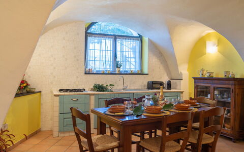 Accommodation:&nbsp;Giallo 26.2