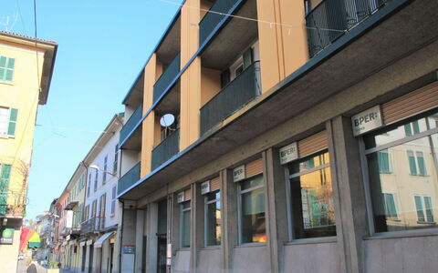 Virginia: Window, Building, Sky, Urban Design, Neighbourhood, Residential Area, Facade, Commercial Building, City