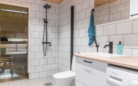 Pehtoori B: Flooring, Interior Design, Floor, Wood, Plumbing Fixture, Bathroom Cabinet, Bathroom, Plumbing, Tile, Sink