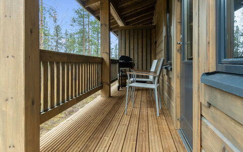 Pehtoori B: Wood, Hardwood, Flooring, Wood Flooring, Plank, Floor, Wood Stain, Composite Material, Porch, Deck