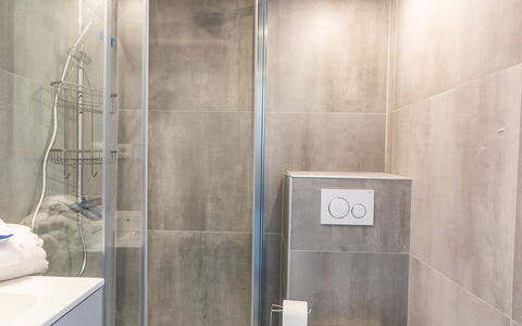 Agay Village Cap Esterel 600: Shower Door, Building, Plumbing Fixture, Shower Head, Shower, Bathroom, Floor, Flooring, Shower Bar