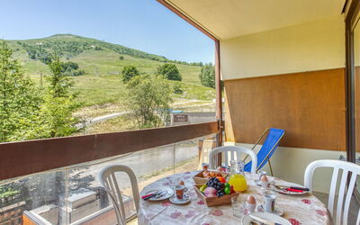 Accommodation:&nbsp;Cosmos 120.1