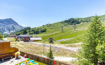 Accommodation:&nbsp;Cosmos 120.1