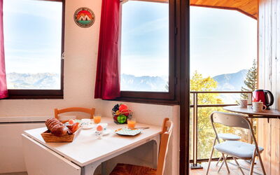 Accommodation:&nbsp;Ariane 300.5