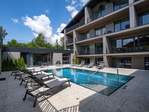 Accommodation:&nbsp;Emma Deluxe Aparthotel 270.8