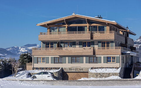 Westendorf 400: Sky, Building, Window, Snow, House, Tree, Wood, Freezing, Mountain, Roof