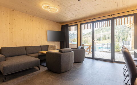 Biberwier 200: Building, Plant, Property, Window, Land Lot, Urban Design, Landscape, Neighbourhood, Grass, Leisure