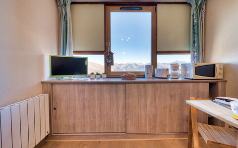 Accommodation:&nbsp;Vostok Zodiaque 800.94