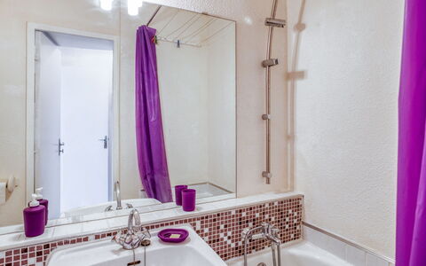 Accommodation:&nbsp;Vostok Zodiaque 800.87
