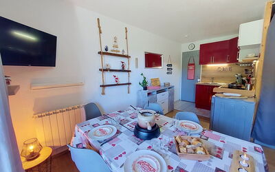 Accommodation:&nbsp;Vostok Zodiaque 800.91