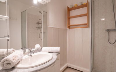 Accommodation:&nbsp;Vostok Zodiaque 800.52