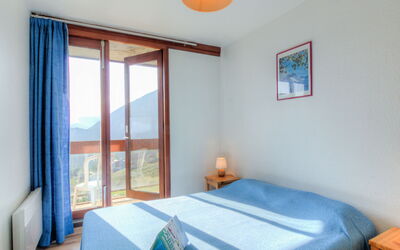 Accommodation:&nbsp;Vostok Zodiaque 800.55