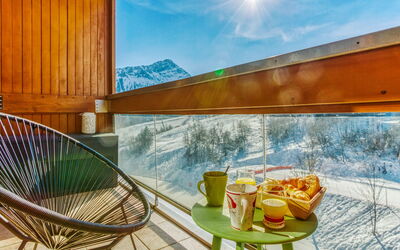 Accommodation:&nbsp;Vostok Zodiaque 800.91