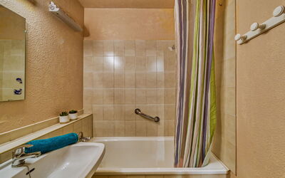 Accommodation:&nbsp;Vostok Zodiaque 800.61