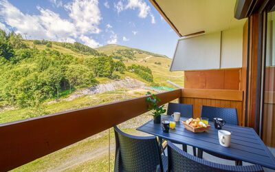 Accommodation:&nbsp;Vostok Zodiaque 800.45