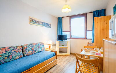 Accommodation:&nbsp;Vostok Zodiaque 800.73
