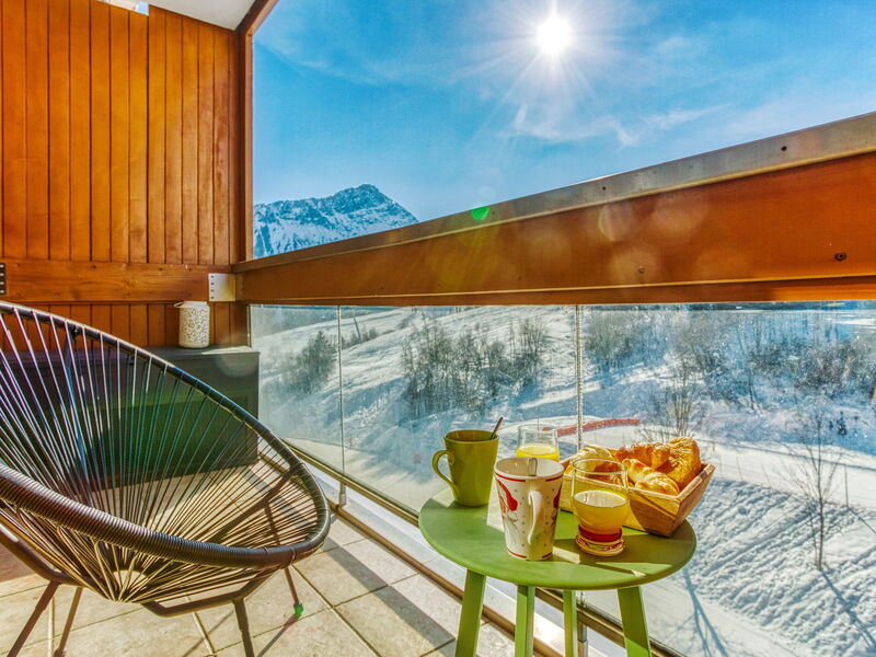 Accommodation:&nbsp;Vostok Zodiaque 800.91